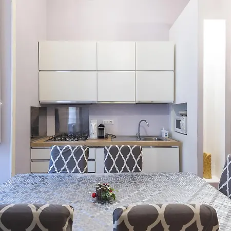 Luxury 3 Bedroom Flat By Interhome Apartman Róma